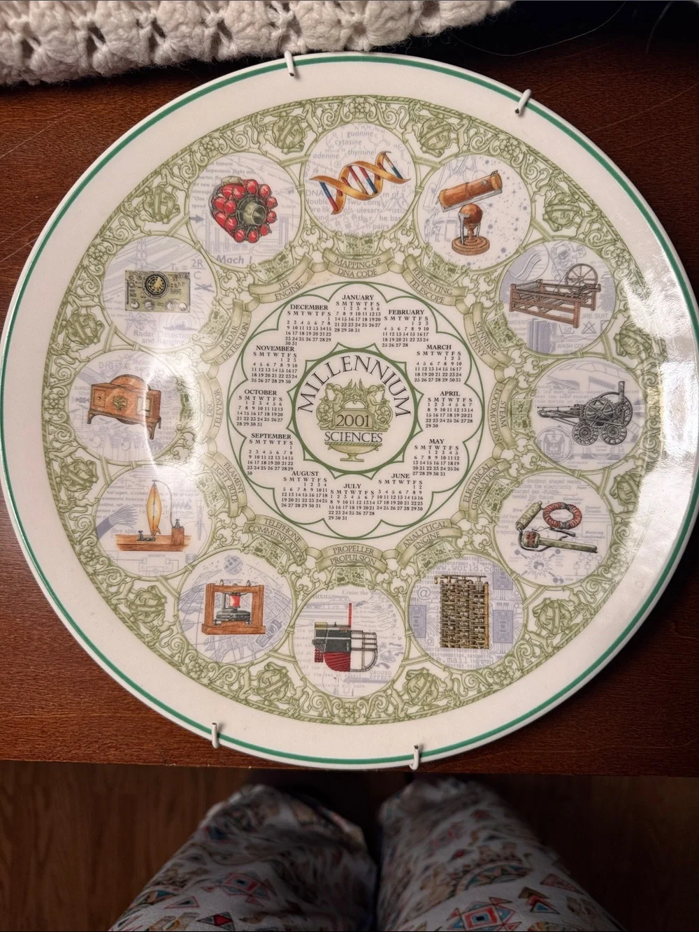 Wedgwood 2001 Decorative Wall Plate - Green and White